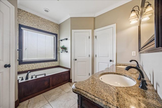 8926 VALLEY MILL LN, Bartlett, TN 38002