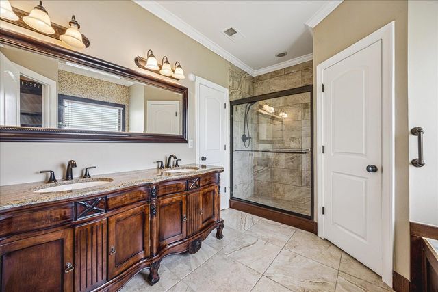 8926 VALLEY MILL LN, Bartlett, TN 38002