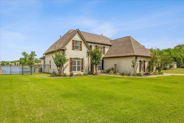 8926 VALLEY MILL LN, Bartlett, TN 38002