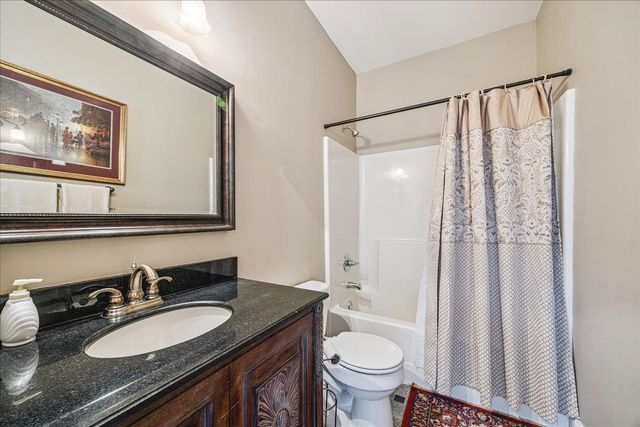 8926 VALLEY MILL LN, Bartlett, TN 38002