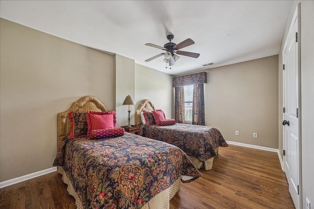 8926 VALLEY MILL LN, Bartlett, TN 38002