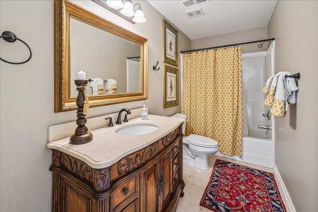 8926 VALLEY MILL LN, Bartlett, TN 38002