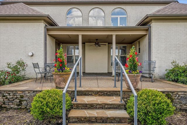 8926 VALLEY MILL LN, Bartlett, TN 38002