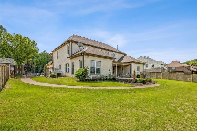 8926 VALLEY MILL LN, Bartlett, TN 38002