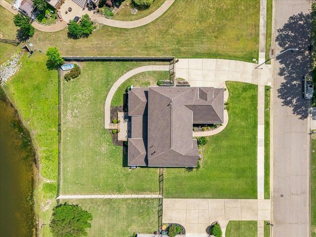 8926 VALLEY MILL LN, Bartlett, TN 38002