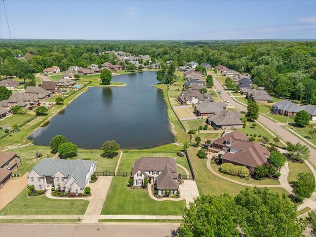 8926 VALLEY MILL LN, Bartlett, TN 38002