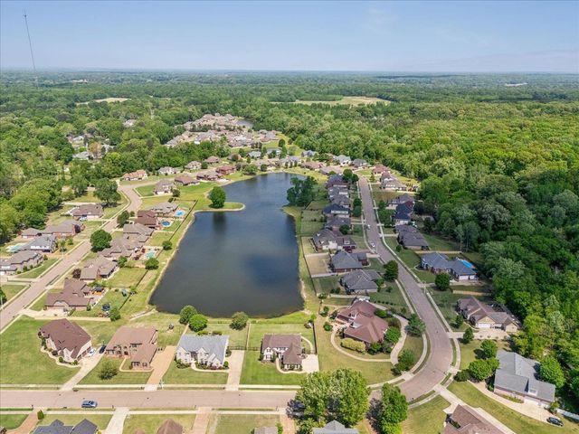 8926 VALLEY MILL LN, Bartlett, TN 38002