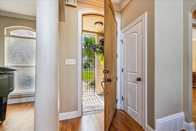 8926 VALLEY MILL LN, Bartlett, TN 38002