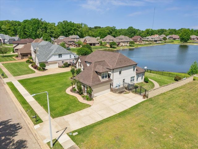 8926 VALLEY MILL LN, Bartlett, TN 38002