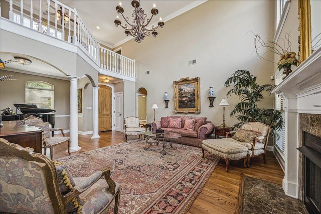 8926 VALLEY MILL LN, Bartlett, TN 38002