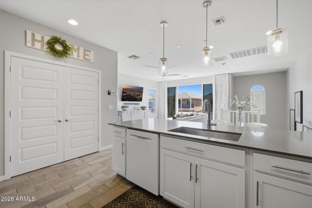 2245 S SABINO Drive 105, Gilbert, AZ 85295