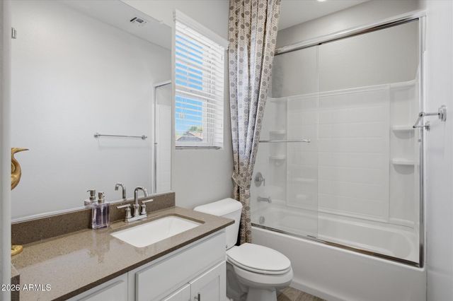 2245 S SABINO Drive 105, Gilbert, AZ 85295