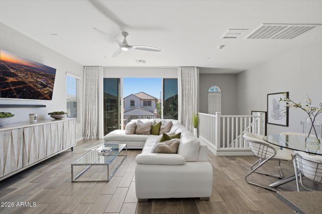 2245 S SABINO Drive 105, Gilbert, AZ 85295