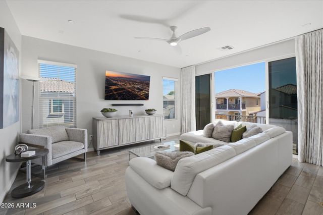 2245 S SABINO Drive 105, Gilbert, AZ 85295
