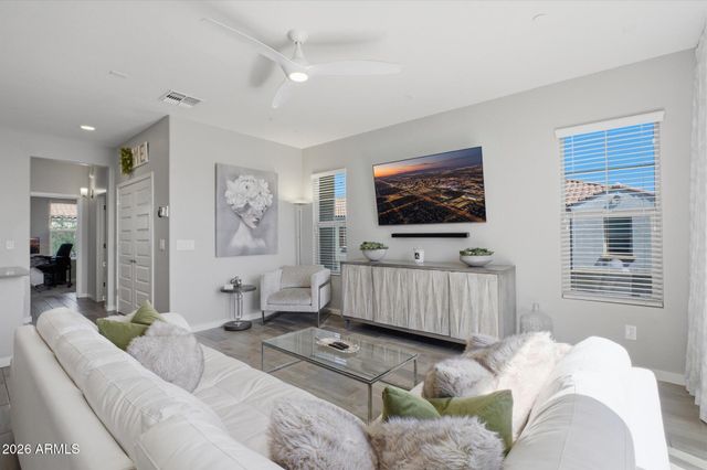 2245 S SABINO Drive 105, Gilbert, AZ 85295