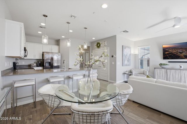 2245 S SABINO Drive 105, Gilbert, AZ 85295