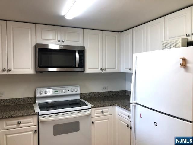 100 Old Palisade Road 803, Fort Lee, NJ 07024