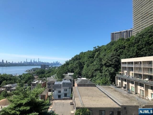 100 Old Palisade Road 803, Fort Lee, NJ 07024