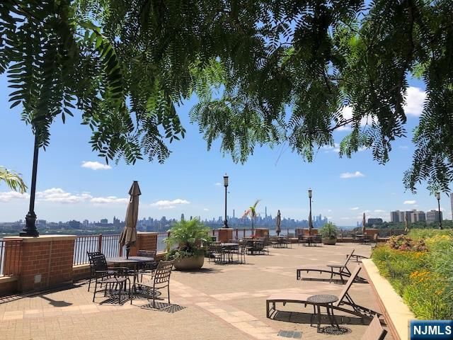 100 Old Palisade Road 803, Fort Lee, NJ 07024