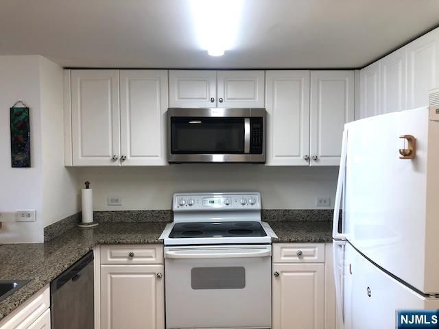 100 Old Palisade Road 803, Fort Lee, NJ 07024