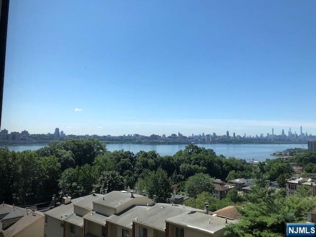100 Old Palisade Road 803, Fort Lee, NJ 07024