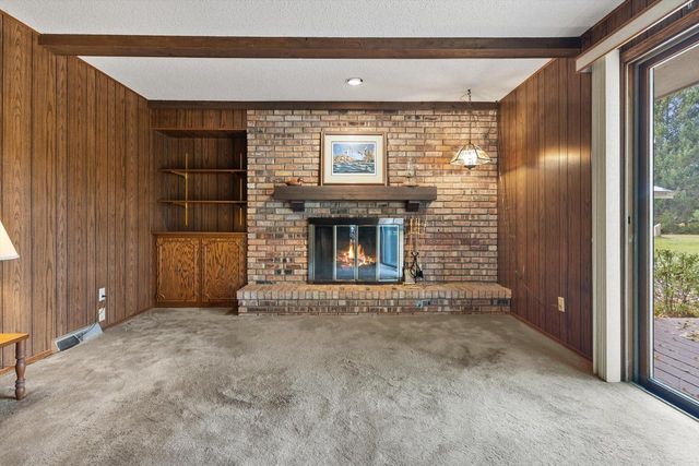 S42W34366 Griffith LANE, Dousman, WI 53118