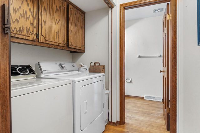 S42W34366 Griffith LANE, Dousman, WI 53118