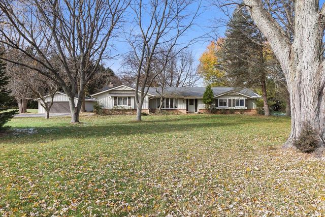 S42W34366 Griffith LANE, Dousman, WI 53118