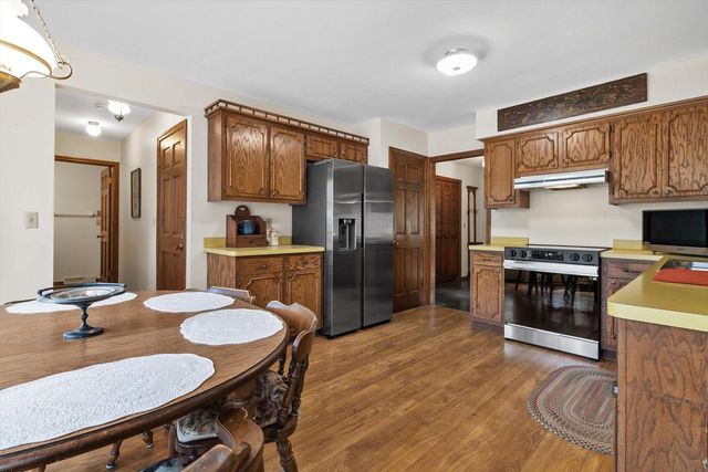 S42W34366 Griffith LANE, Dousman, WI 53118