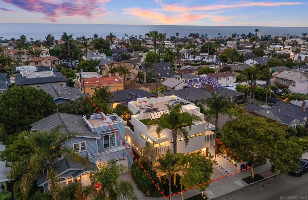 Image 1 of property listing at 7376 Fay Ave, La Jolla, CA 92037