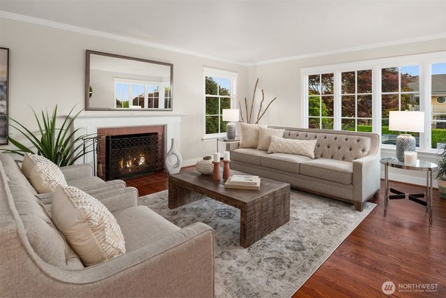 1915 35th Avenue W, Seattle, WA 98199