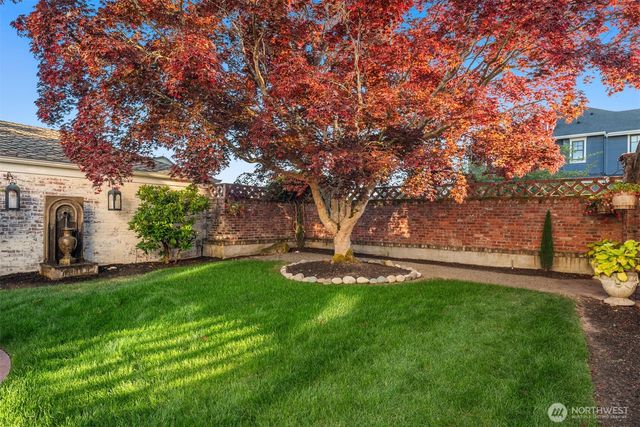 1915 35th Avenue W, Seattle, WA 98199