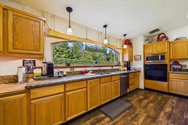 4677 Mitchell Road, Eureka, CA 95503