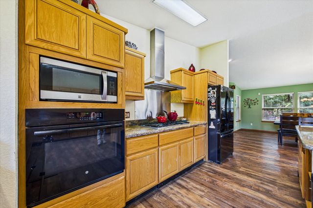 4677 Mitchell Road, Eureka, CA 95503