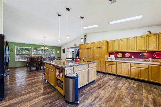 4677 Mitchell Road, Eureka, CA 95503