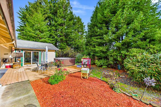 4677 Mitchell Road, Eureka, CA 95503