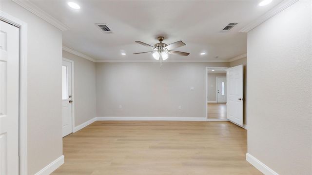 912 Seymour Street, Pasadena, TX 77506