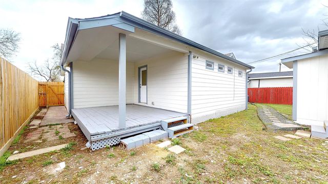 912 Seymour Street, Pasadena, TX 77506