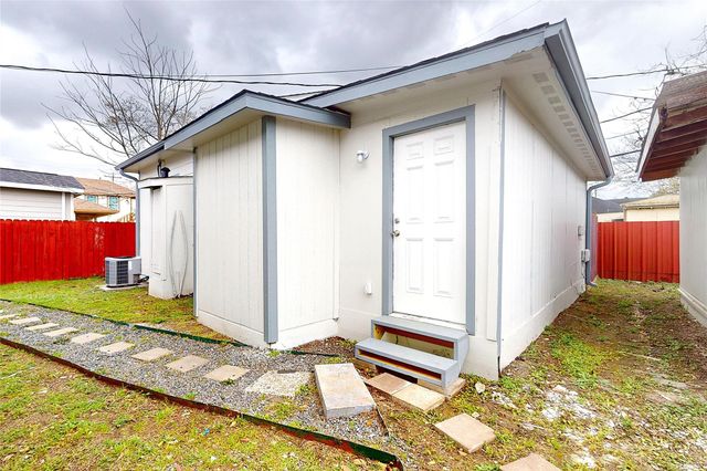 912 Seymour Street, Pasadena, TX 77506