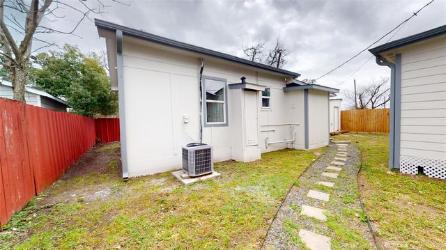 912 Seymour Street, Pasadena, TX 77506