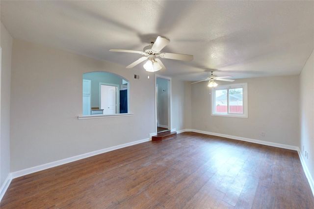 912 Seymour Street, Pasadena, TX 77506
