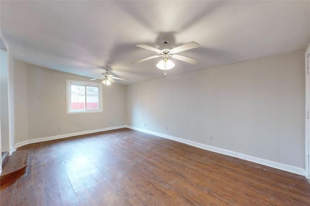 912 Seymour Street, Pasadena, TX 77506