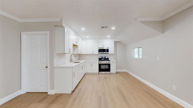 912 Seymour Street, Pasadena, TX 77506