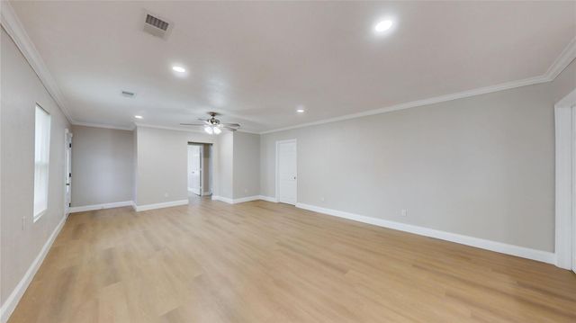 912 Seymour Street, Pasadena, TX 77506