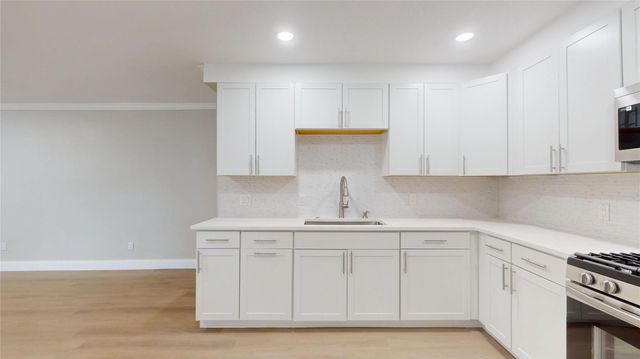 912 Seymour Street, Pasadena, TX 77506