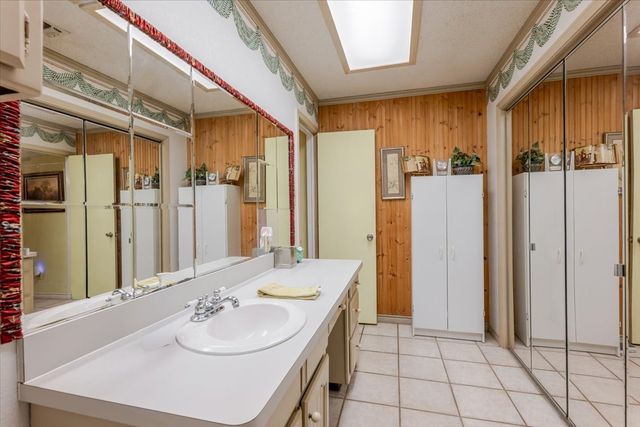 3908 Bandera Drive, De Cordova, TX 76049