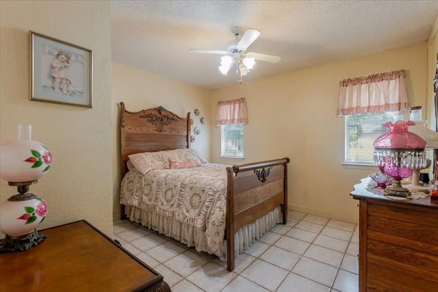 3908 Bandera Drive, De Cordova, TX 76049