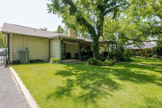 3908 Bandera Drive, De Cordova, TX 76049