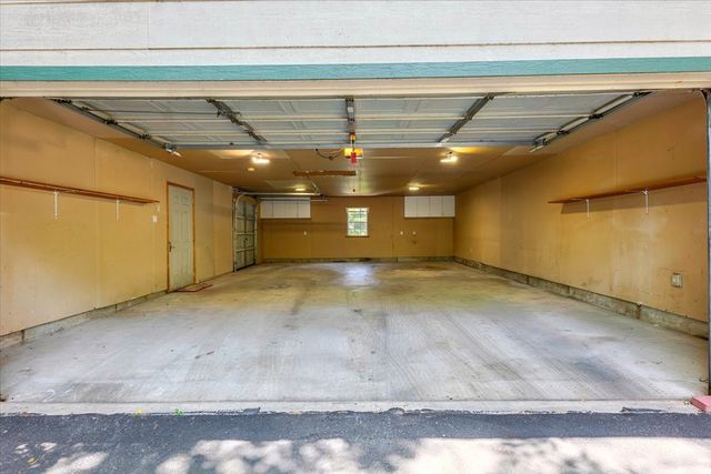 3908 Bandera Drive, De Cordova, TX 76049