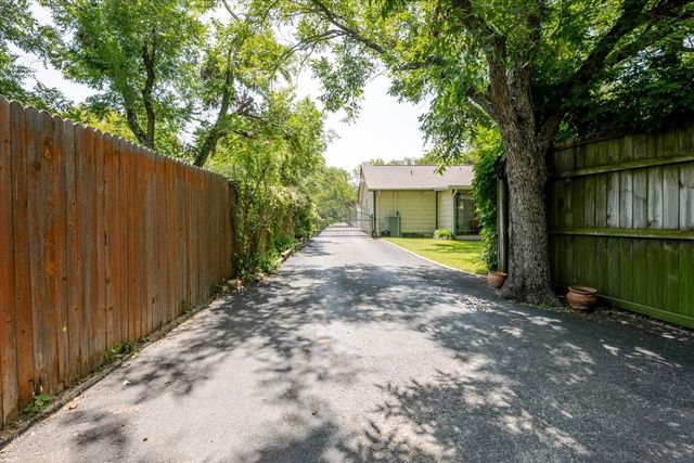 3908 Bandera Drive, De Cordova, TX 76049